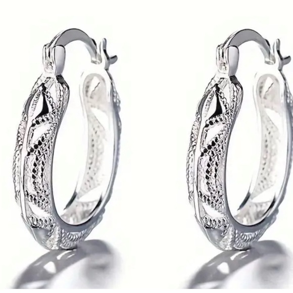 Vintage Silver Elegant Silver Hoop Earrings - Picture 1 of 5
